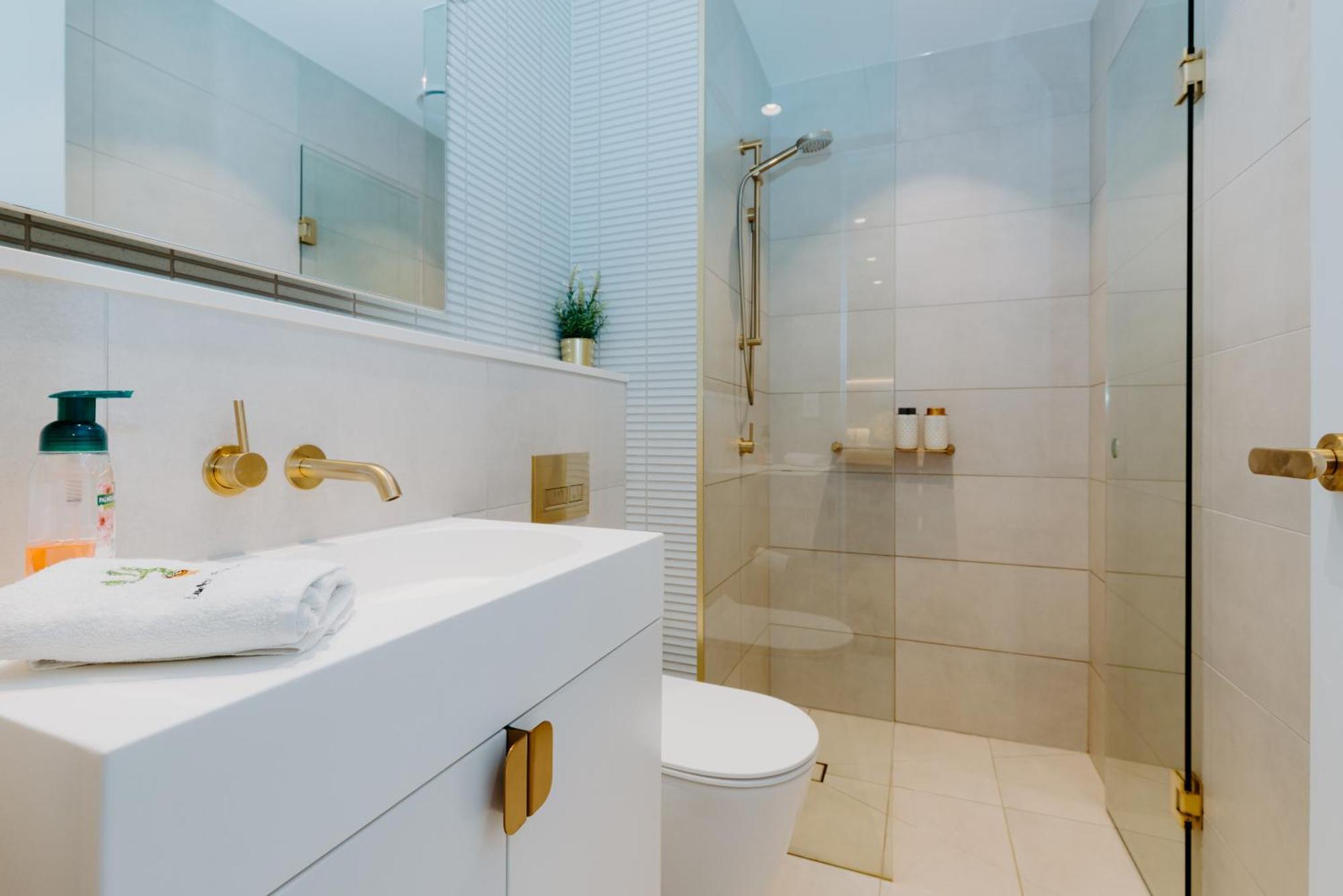 Skyone Lux 2Bed Room Aprt In Boxhill With Car Park 盒子山 外观 照片